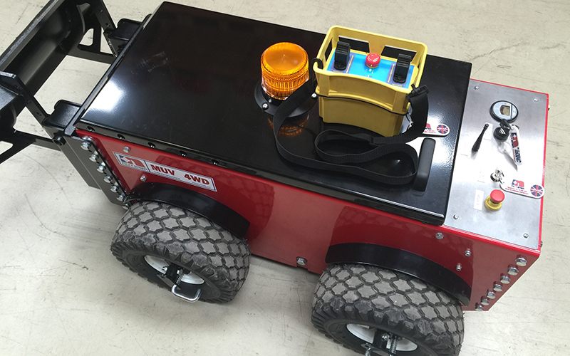 גורר חשמלי MUV-4WD בעל היגוי החלקה מופעל שלט רדיו גורר חשמלי MUV-4WD בעל היגוי החלקה מופעל שלט רדיו